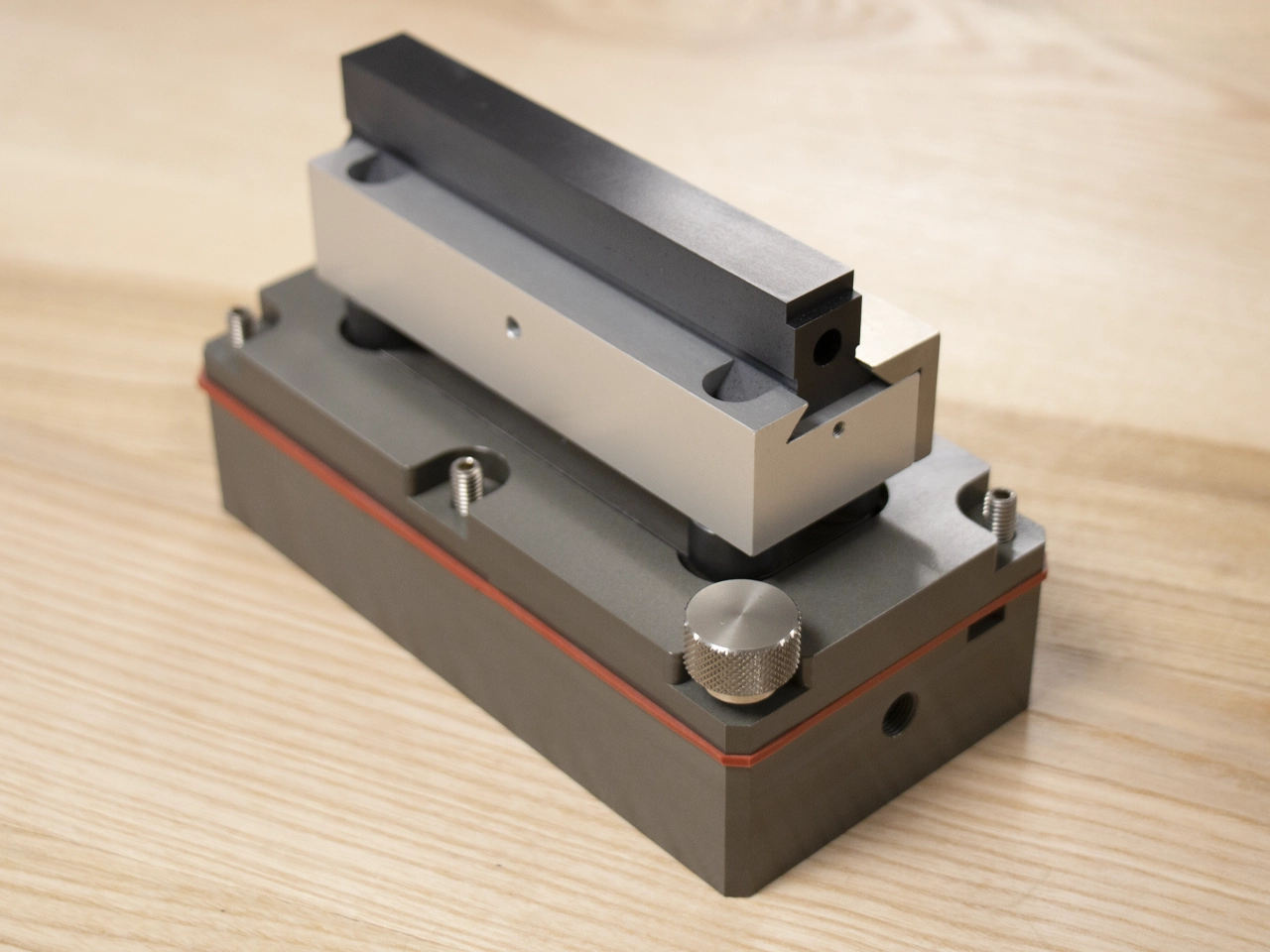 Le traitement de surface, la finition sur-mesure, Lucchese s.a.s.